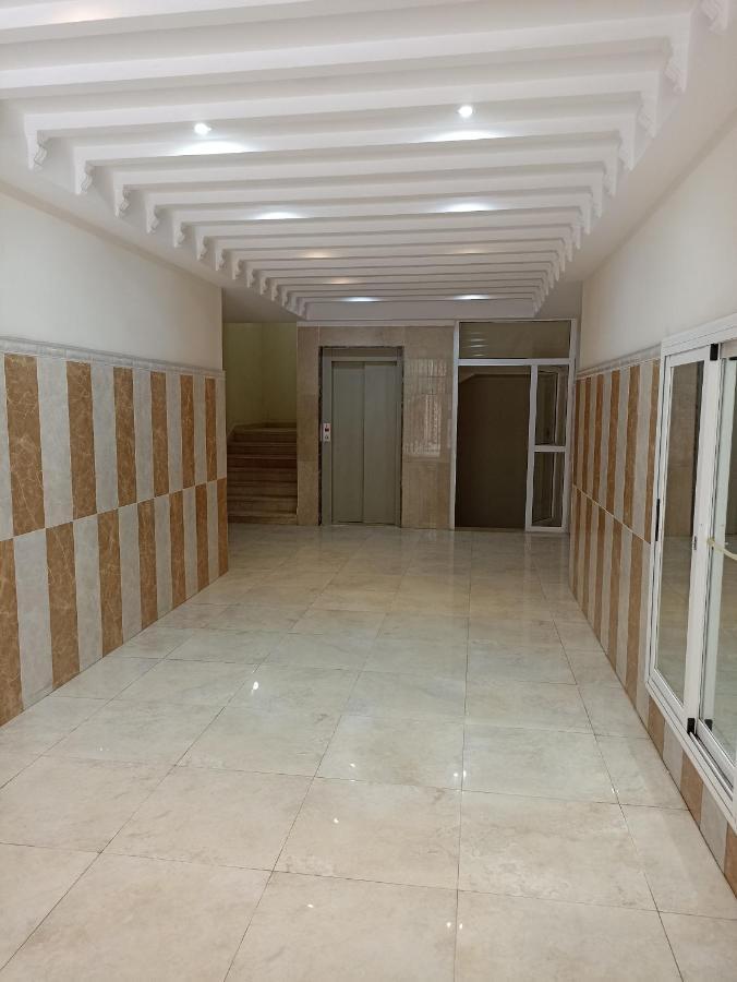 Appartement Familial Au Centre De Nador Ville Luaran gambar